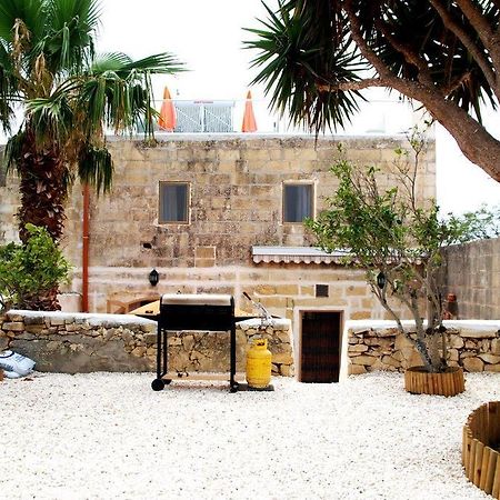 Anna Karistu Accommodation Kercem Exterior photo