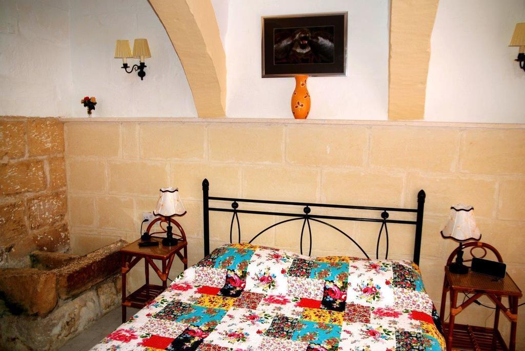 Anna Karistu Accommodation Kercem Room photo